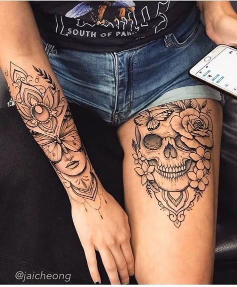 Skull Thigh Tattoos, Tattoo Zeichnungen, Cat Tattoos, Geniale Tattoos, Leg Tattoos Women, Tiny Tattoo, Thigh Tattoos Women, Tattoo Designs For Girls, Sleeve Tattoos For Women