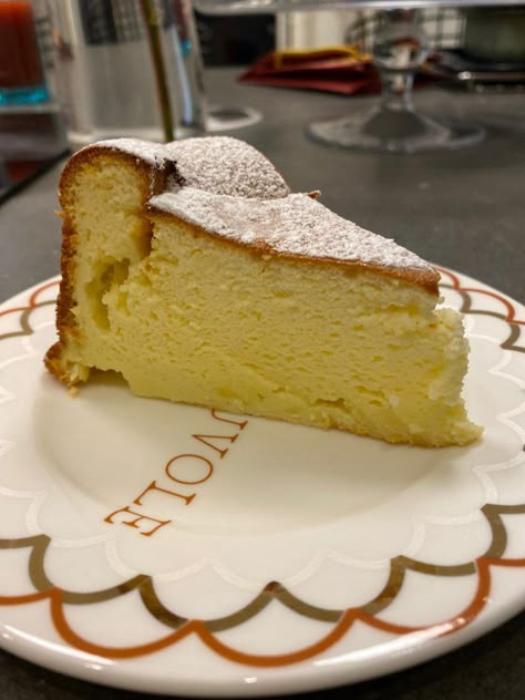 torta allo yogurt Cotton Cheesecake, Best Apple Pie, Yogurt Cake, Gluten Free Cakes, Biscuit Recipe, Cake Creations, Cake Desserts, Ricotta, Yogurt