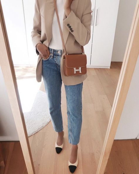 Hermes Constance (Mini) 18 Review Light Blazer, Trendy Outfits Winter, Hermes Constance, Transition Outfits, Cute Winter Outfits, Outfit Look, Hermes Bags, 가을 패션, 80s Fashion