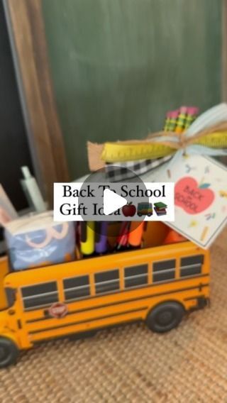 Kaycee Greer on Instagram: "Back To School Gift Idea🍎🚌📚 This school bus is just adorable! You could gift it a ton of different ways or use for decoration. Paired with this gift tag its the perfect combo. Happy Gifting🖤

Like this post & be sure to follow along. Comment- Bus for the links to be sent to you. The links can also be found in my LTK.
.
.
.
#gift #gifts #giftidea #giftideas #giftgiving #giftguide #teachersofinstagram #teachergifts #teacherappreciation #gifting #gifted #perfectgift #perfectgifts #giftgiving #teachergift #teachergifts #teachergiftideas #teachergram #teacherideas #gifting #backtoschool #backtoschoolgift #amazonfind 
#schoolbus" School Bus Driver Gift Ideas, Bus Driver Gifts, Student Of The Year, Cute Gifts For Friends, Unique Gift Wrapping, School Bus Driver, Back To School Gift, Diy Gift Box, School Gift