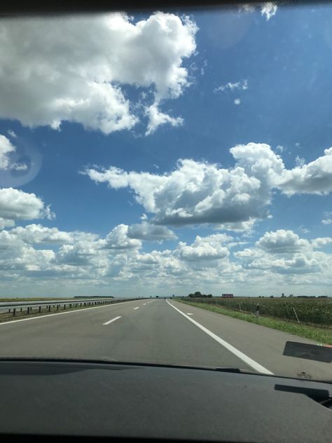 Sky Car, Car View, Empty Road, Pretty Sky, Sky Clouds, Sky And Clouds, Sky Aesthetic, Drawing Ideas, Blue Sky