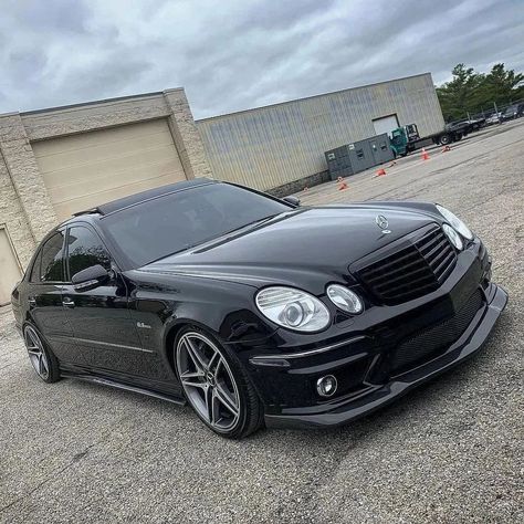 Customized Mercedes Benz, W211 Tuning, Mercedes E200, Mercedes Sport, Custom Mercedes, Mercedes Benz World, Mercedes Benz E63 Amg, Mercedes W211, Mercedes Benz 190e