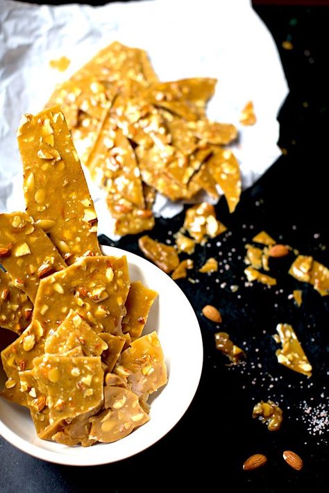 Easy to make almond brittle candy Almond Brittle Recipes, Peanut Brittle Recipe, Almond Brittle, Brittle Recipes, Homemade Sweets, Peanut Brittle, Recipes Simple, Corn Recipes, Ice Cream Flavors