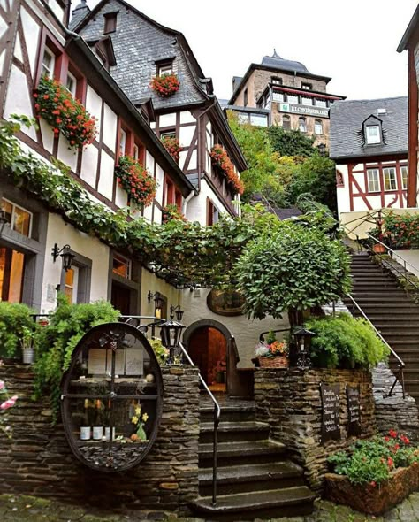 Beilstein Germany, Germany Houses, Germany Village, Germany Living, Cute Village, Fairytale Village, Colorful Village, Europe Landscape, Mediterranean Village