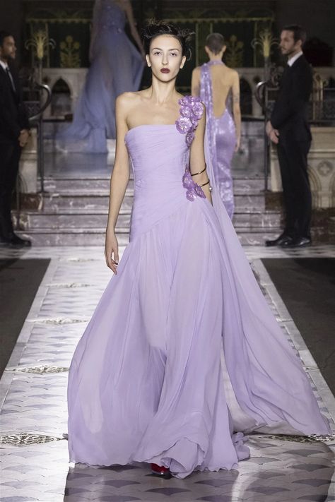 Purple Runway, Princess Dress Prom, Lavender Gown, Chic Evening Dress, Runway Gowns, Georges Chakra, Lilac Dress, Spring Summer 2024, Red Carpet Dresses