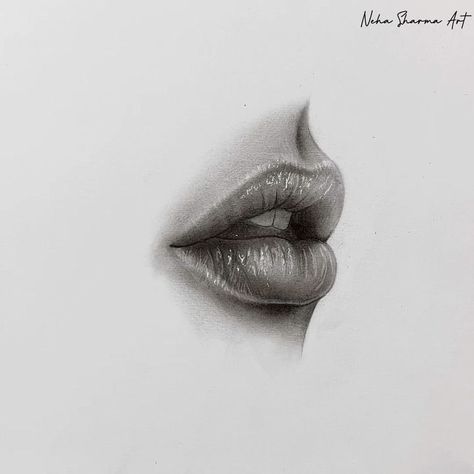 Lips Side View Drawing, Side Lips Drawing, Lips 3/4 Drawing, Easy Lip Drawings For Beginners, Lips From The Side Drawing, How To Draw Lips 3/4 View, Lips Charcoal Drawing, Pencil Drawing Pictures, Face Art Drawing