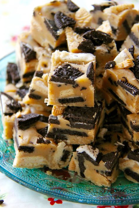 Creamy Clotted Cream Fudge full to the brim with crushed Oreos! Perfect for a homemade treat, or a little gift! Fudge is one of my many weaknesses, visiting Cornwall every Summer means I load up and pig out on it – however, I love being able to have it at home, without paying ridiculous money to pay for it in a supermarket! I originally posted this recipe in February and many of you have made it – but I thought I would repost it with some new pictures, a bit more explanation, and make you cr... Blondies Cookies, Cookies And Cream Fudge, Cream Fudge, Janes Patisserie, Cake Stall, Chocolate Cake Recipe Moist, Oreo Fudge, Crushed Oreos, Clotted Cream