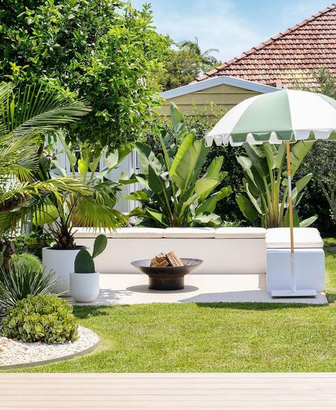 We’re still in awe of @higletthouse’s gorgeous backyard transformation 😍🌴  Via @adoremagazine 📷 coastpark.creative Palm Springs Backyard, Palm Springs Landscaping, Palm Springs Garden, Backyard Transformation, Greenhouse Interiors, Pool Landscape Design, Outdoor Room, Outdoor Pots, Patio Makeover