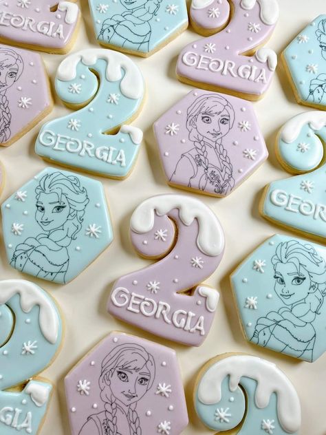 Frozen Cookies Disney, Frozen Fondant, Frozen 3rd Birthday, Frozen Biscuits, Disney Frozen Birthday Party, Disney Frozen Birthday, Disney Cookies, Frozen Themed Birthday Party, Frozen Cookies