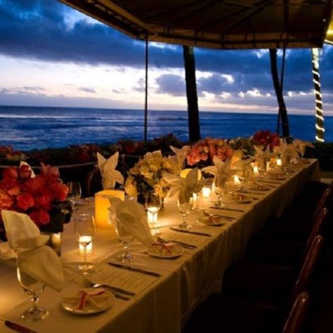 Beach House Restaurant Kauai, Beach House Kauai, Beach House Restaurant, Romantic Restaurants, Hawaiian Sunset, Restaurant Patio, Kauai Wedding, Romantic Restaurant, Cool Restaurant