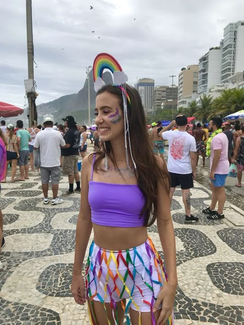 Carnival Party Outfit Ideas, Women Pride Outfits, Cute Pride Outfits For Women, Pride Outfits Women, Carnaval Outfit Ideas, Parklife Outfit, Pride Outfit Ideas Women, Cute Pride Outfits, Outfit Carnaval