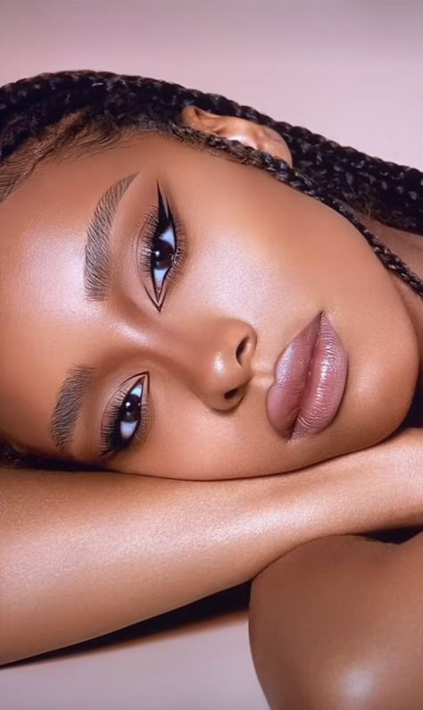 Photo Shoot Makeup Ideas Natural, Soft Glam Photoshoot, Eye Makeup Dark Skin, Beauty Photography Ideas, Soft Pink Makeup, Uni Makeup, Liquid Cat, Soft Makeup Look, Natural Dramatic