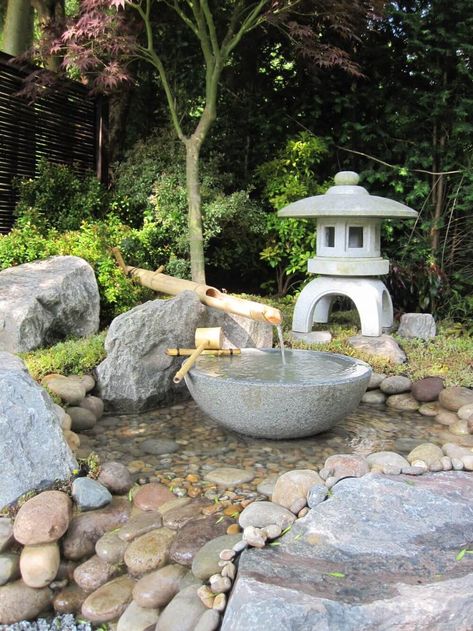 Shallow Water basin arrangement Japanese Water Feature, Japanese Water Garden, Japanese Garden Backyard, Japanese Garden Style, Natural Place, Small Japanese Garden, Japanese Garden Landscape, Zen Garden Design, Japanese Zen Garden