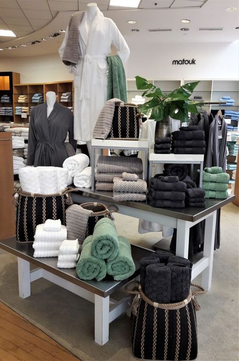 Visual Merchandising Displays Retail, Retail Store Layout, Store Interior Design, Towel Display, Clothing Store Displays, Retail Design Display, Retail Store Interior Design, Retail Store Display, Store Design Boutique