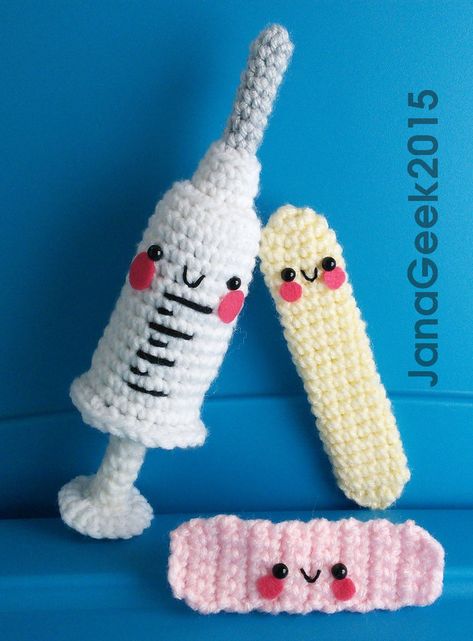 Happy Syringe and Medical Friends by janageek on DeviantArt Tongue Depressor, Crochet Food, Diy Crochet Projects, Crochet Toys Patterns, Crochet For Kids, Crochet Dolls, Amigurumi Doll, Amigurumi Crochet, Crochet Animals