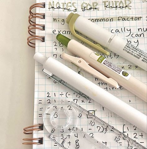 Coquette Studying, Muji Stationary, Paper Mate Pens, Notes Cute, Mint Green Aesthetic, Green School, Green Pictures, Study Pictures, Paper Mate