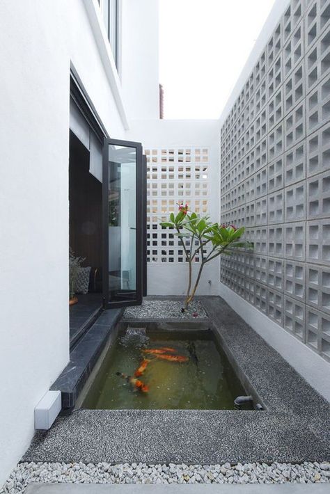 37 Small Fish Pond Ideas To Refresh Your Outdoor | Home Design And Interior Kolam Koi, Home Designs Exterior, Dressing Design, Courtyard Design, Pond Design, Terrace Design, Fish Pond, Interior Garden, Koi Pond