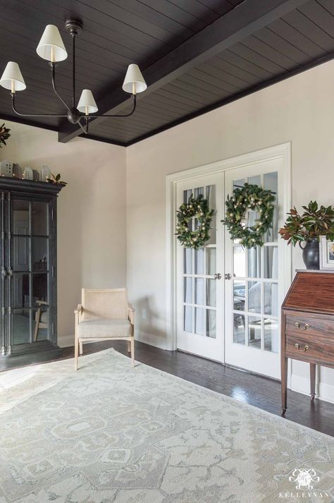 Dark Grey Ceiling Living Room, White Room With Black Ceiling, Shiplap Ceiling Laundry Room, Black Shiplap Ceiling Kitchen, Dark Beadboard Ceiling, Dark Colored Ceiling Ideas, Black Tongue And Groove Ceiling, Black Cathedral Ceiling, Black Beams Ceiling