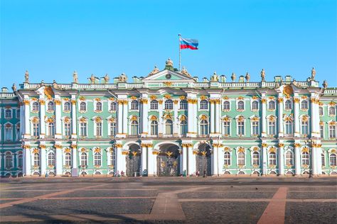 The main complex of the Hermitage Museum on Palace Square of St Petersburg Winter Palace St Petersburg, Russia Landscape, The Hermitage Museum, Amazing Places To Visit, Russian Architecture, Russia Travel, Winter Palace, Hermitage Museum, Amazing Buildings