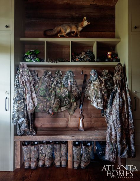 Hunting Camp Ideas Cabin Living Room, Hunt Camp Decor, Boys Hunting Room, Hunting Decor Living Room, Hunting Cabin Ideas, Hunting Room Design, Hunting Room Ideas Man Caves, Hunting Bedroom, Hunting Room Decor