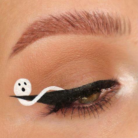 Ghost Eyeliner, Halloween Ghosts, Cute Halloween, Eyeliner, Makeup Looks, Ghost, Collage, Halloween, Makeup