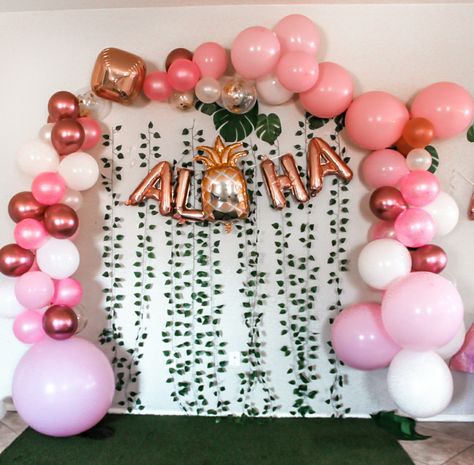 Pink Party Balloons, 20s Birthday Party, Hawaii Birthday Party, Hawaii Birthday, Hawaii Themed Party, Diy Bridal Shower, 21st Party, 30th Bday, Diy Bridal