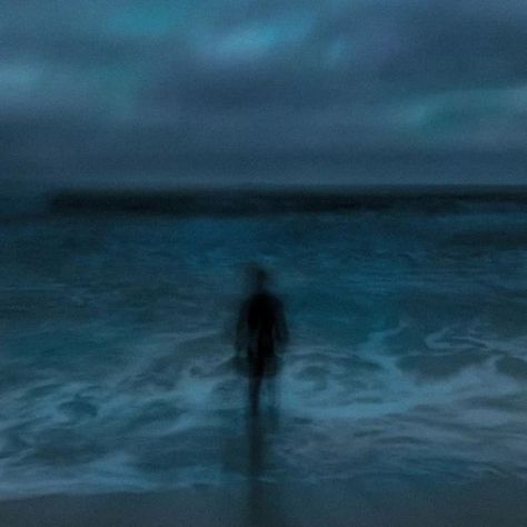 Photos With Dark Meanings, Out Of Focus Portrait, Are You Lost, Moody Blue Aesthetic, Creepy Ocean Aesthetic, Lost At Sea Aesthetic, Madness Aesthetic Dark, Dark Blue Water Aesthetic, Deep Ocean Aesthetic Dark