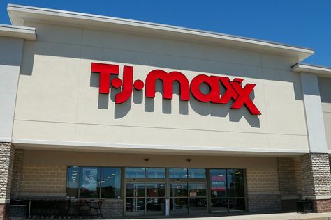 10 shopping secrets to save money at TJ Maxx - from best time to shop to price tag tricks Tj Max, Save More Money, The Krazy Coupon Lady, Krazy Coupon Lady, Sewing Tags, Budget Fashion, Walk Out, Supply Chain, More Money