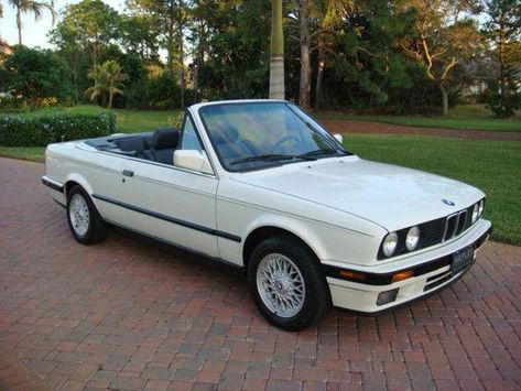 White BMW Series 3 Convertible Cars Convertible, Bmw E30 Convertible, E30 Convertible, Bmw Old, Bmw White, Vintage Convertible, Bmw Convertible, Bmw Vintage, Bmw 325