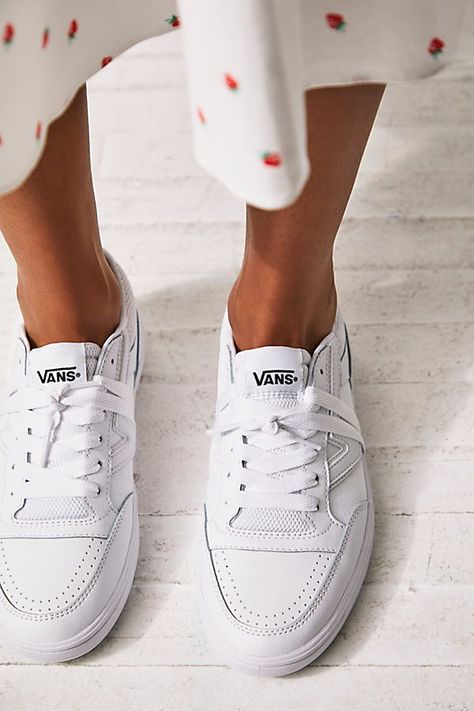 Travel Sneakers Outfit, Affordable Trendy Low-top Platform Sneakers, Women’s Work Outfits With Sneakers, What To Wear To Traffic Court, White Sneakers For Dresses, Women’s Slacks With Sneakers, Vans Low-top Platform Sneakers, Tennis Shoes With Dress, Neutral Vans Shoes