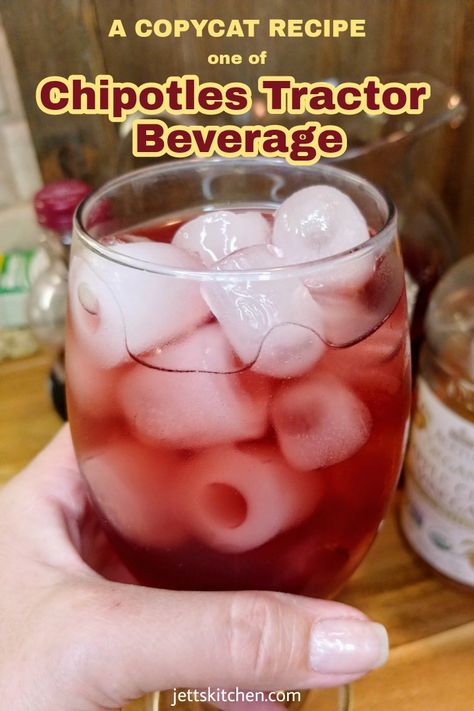 If you like Chipotle’s Tractor Beverage Organic Agua Fresca; you will absolutely love this copycat refreshing infused berry water. Chipotle Apple Cider Vinegar Drink, Chipotle Drink Recipes, Chipotle Berry Agua Fresca Recipe, Cherry Agua Fresca, Chipotle Agua Fresca Recipe, Strawberry Fresca Recipe, Berry Infused Water, Strawberry Fresca, Aqua Fresca Recipes