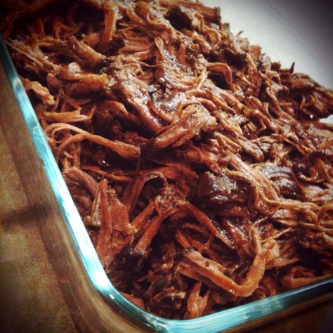 Slow Cooked Pulled Beef Sandwiches (crockpot) – rica’s recipes Beef In Crockpot, Crock Pot Beef Recipes, Crock Pot Beef, Sweet Bbq Sauce, Pulled Beef, Bbq Beef, Beef Sandwich, Crockpot Dishes, Crockpot Beef