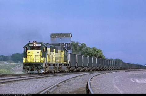 RailPictures.Net Photo: CNW 7005 Chicago & North Western Railroad EMD SD50 at Bridgeport, Nebraska by Bill Edgar Road Pics, Union Pacific Railroad, River Basin, Rail Road, American Continent, Railroad Photography, Railroad Photos, Location Map, Photo Location