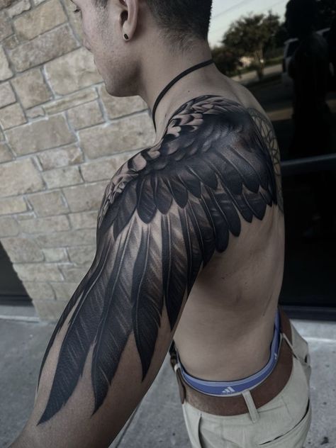 Wings Shoulder Tattoo, The Shoulder Tattoo, Wing Tattoo On Shoulder, Cool Wings, Shoulder Tattoos For Men, Shoulder Tattoo Designs, Eagle Wing Tattoos, Tato Maori, Wing Tattoos On Back