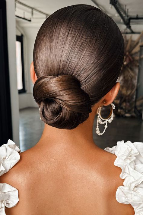 Sleek Low Twisted Bun, Updo Hairstyle, updo wedding hairstyle Updo Hairstyles Sleek, Twisted Bun Updo, Low Twisted Bun, Classic Low Bun, Knot Updo, Trendy Updo Hairstyles, Classy Bun, Hairstyle Sleek, Hairstyles Sleek