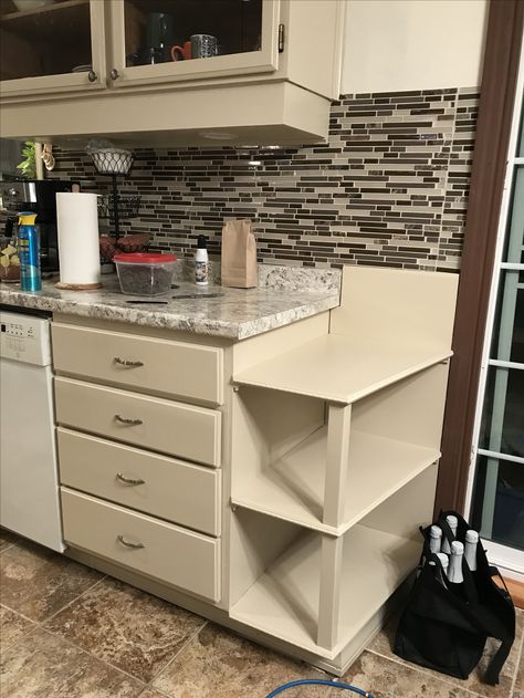 An easy counter top end shelf idea. We removed an old cabinet and had to cover up some flooring that didn’t have tile, and cover the back wall that didn’t have the back splash. End Counter Ideas, Counter End Cap Ideas, End Cabinet Shelves, Side Of Kitchen Cabinet Ideas, Small Kitchen Addition, End Of Cabinet Ideas, Farmhouse Fab, Corner Kitchen Layout, Bar Library