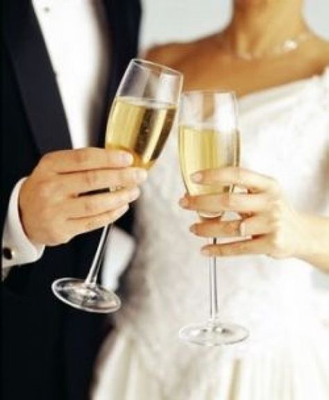 If you are planning a wedding, then thinking about the toasts to you on your special day should be part of your reception. Learn how and who should give the traditional wedding toast . Bride Wedding Speech, Wedding Toast Samples, Best Man Wedding Speeches, Best Wedding Speeches, Bride Speech, Wedding Toast, Maid Of Honor Speech, Renewal Wedding, Vow Renewal Ceremony