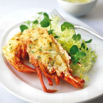 Lobster Thermador Lobster Thermidor Recipe, Lobster Thermidor, Lobster Roll Recipes, Lobster Sauce, Fresh Lobster, Classic French Dishes, Prawn Recipes, Lobster Meat, Shellfish Recipes