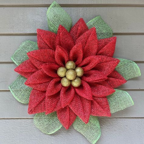 Mesh Poinsettia Wreaths, Pointsetta Wreath Ditections To Make, Deco Mesh Christmas Wreaths Craft Outlet, Pointsetta Wreath Tutorial, Red Christmas Wreath Mesh, Felt Flower Wreaths Christmas, Christmas Felt Flowers Wreath, Res Bulb Wreaths, Christmas Material Wreath