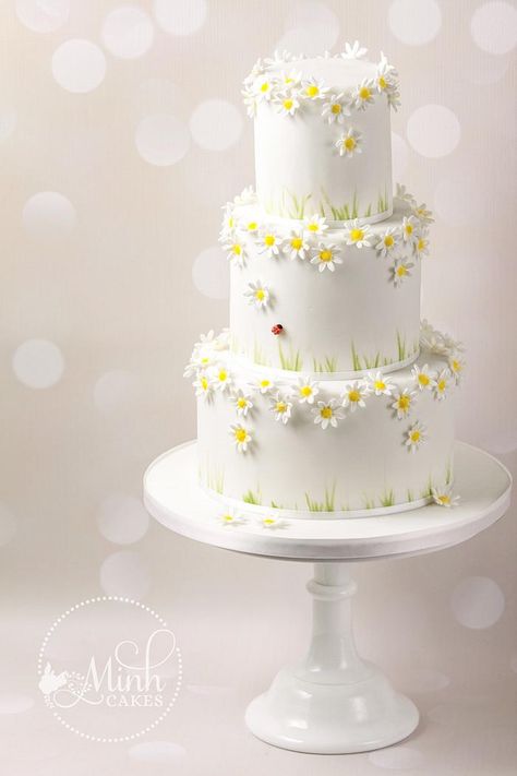 Daisy Wedding Cakes, Ladybird Cake, Daisy Cakes, Daisy Wedding, Amazing Wedding Cakes, Christening Cake, Gorgeous Cakes, First Birthday Cakes, Savoury Cake