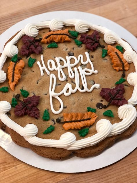 Fall Decorated Desserts, Bridal Shower Cookie Cake, Fall Inspired Cakes, Fall Message Cookies, Fall Cookie Cakes, Fall Cookie Cake Designs, Fall Cookie Cake, Thanksgiving Cookie Cake, Fall Cakes Decorating