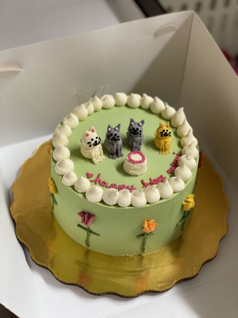 Birthday Cake Cat Aesthetic, Cat Lunchbox Cake, Cake With Cats On It, Cat Decorated Cake, Cute Cat Birthday Cake, Cute Cat Cake Ideas, Kawaii Cat Cake, Cat Cake Decoration, Kitten Cake Ideas