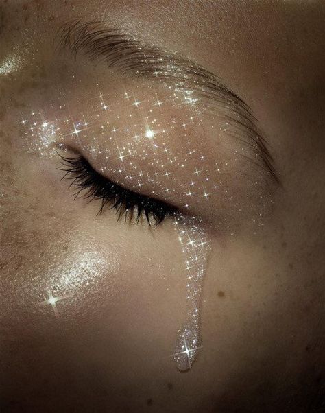 Glitter tears Under Your Spell, Pics Art, Real Talk, True Stories, Relationship Goals, I Laughed, It Hurts, Funny Pictures, Funny Memes