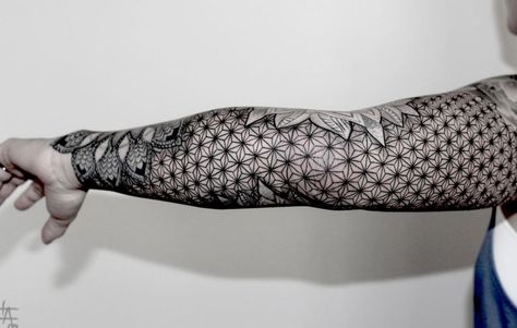 French tattoo artist Loïc Lavenu, also known by the nickname Xoïl, has a very distinctive Photoshop collage aesthetic. The results are always surreal, sprawling, and highly experimental. Peter is i… Herren Hand Tattoos, Knee Tattoos, Tattoo Sleeve Filler, Catrina Tattoo, French Tattoo, Tattoo Filler, Tattoo Background, Dot Tattoos, Sacred Geometry Tattoo