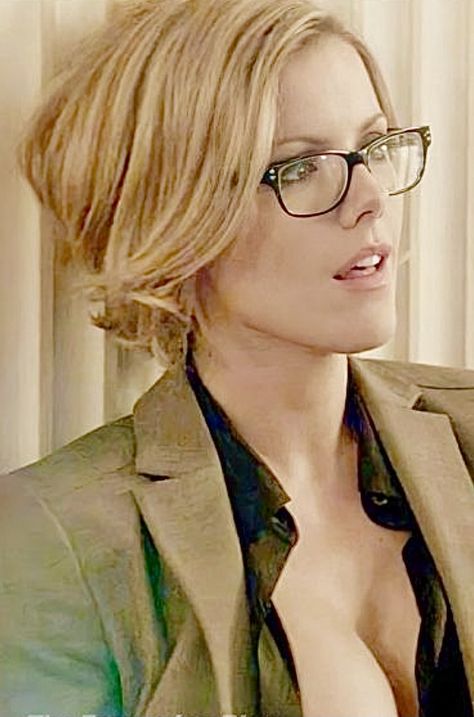 Kathleen Robertson, Lyndsy Fonseca, Gillian Anderson, Eyewear Fashion, Core Workout, Celebrities Female, Actors & Actresses, Tv Series, Psychology