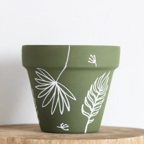 Terracotta Painting, Plant Pot Design, Diy Pottery Painting, Pot Art, Flower Pot Art, Pot Painting, Painted Terracotta, Plant Pot Diy, Painted Pots Diy