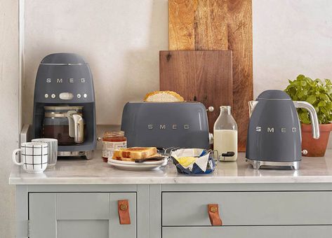 Smeg Colors, Smeg Kettle And Toaster, Smeg Stand Mixer, Smeg Kettle, Wine Cooler Fridge, Kettle Toaster, Color Refrigerator, Trendy Kitchen Colors, Smeg Appliances