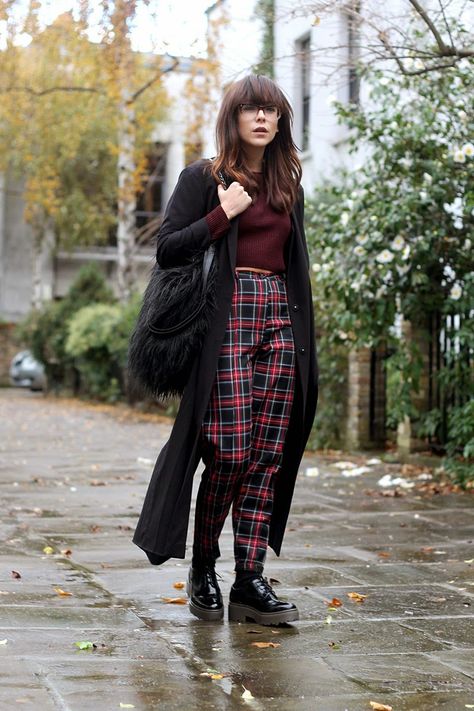 Our 'Blair' tartan trousers as worn by mega babe Megan Ellaby  #bloggers #streetstyle #meganellaby Megan Ellaby Style, Tartan Trousers Outfit, Megan Ellaby, Tartan Trousers, Plus Size Fall Outfit, Mode Inspo, Plaid Pants, Work Wardrobe, Professional Outfits