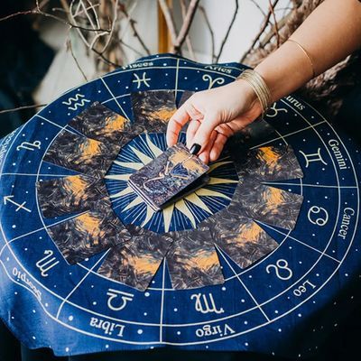 Moon Home Decor, Tarot Tapestry, Pisces And Leo, Hanging Scarves, Zodiac Wheel, Tarot Cloth, Love Astrology, Astrology Chart, Altar Cloth