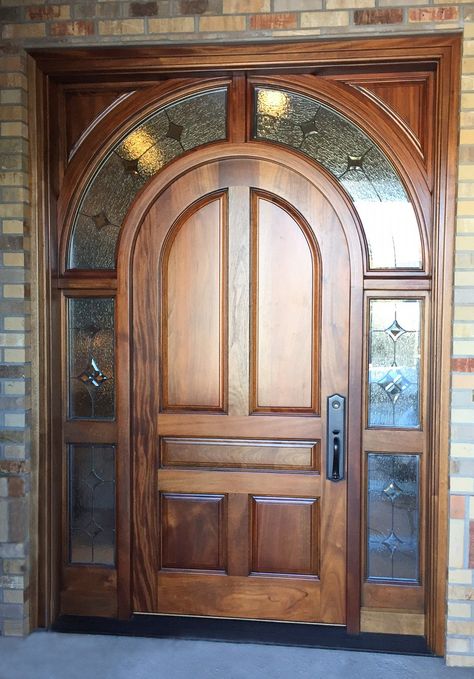 Round Main Door Design, Round Door Design, Arched Entry Doors, Mahogany Door, Entry Doors With Glass, Big Doors, Round Arch, Mahogany Doors, Entrance Door Design